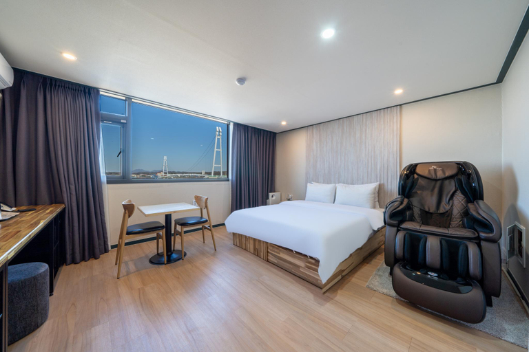 Bedroom 3, Yeoju Reverse Hotel, Yeoju
