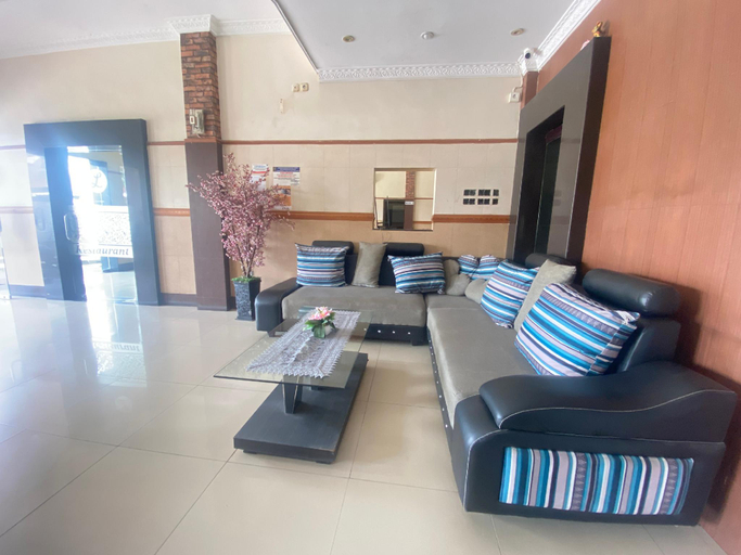 Public Area 3, Lilianto Hotel Polewali Mitra RedDoorz, Polewali Mandar