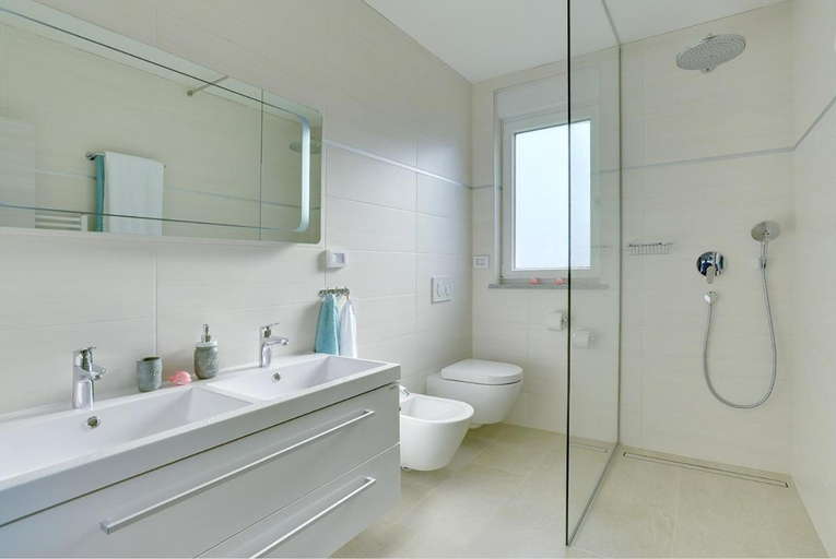 Bathroom 4, Villa in Peroj with Pool near Barbariga Beach, Vodnjan
