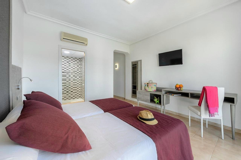 Bedroom, Hotel Vibra Marco Polo II, Baleares