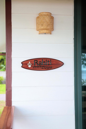 Others 5, Teahupo'o Wave Lodge