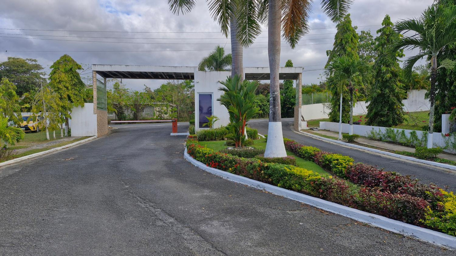 Public Area 4, ADVENTURE House, Antón