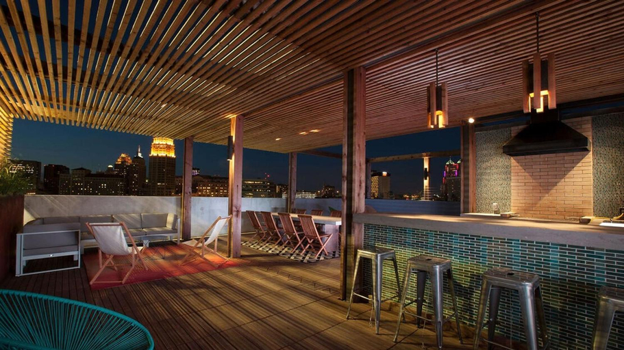 Food & Drinks 5, Downtown San Antonio Apartments by Landing, Bexar