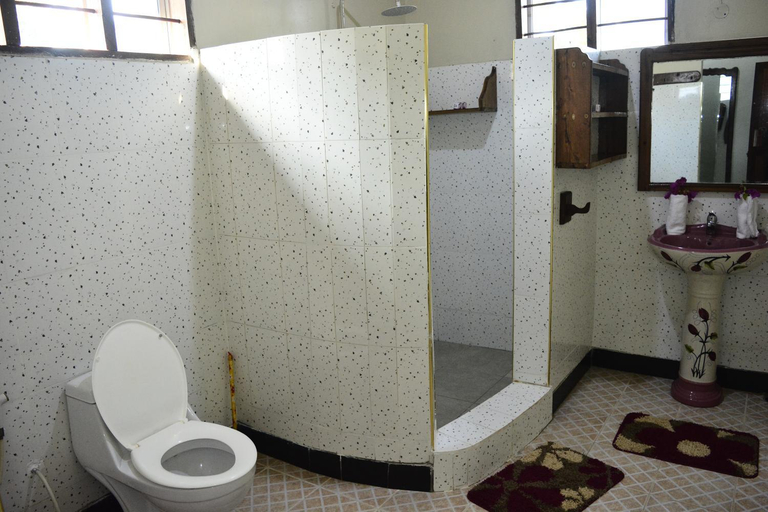Bathroom, MEREMETA LODGE MAFIA ISLAND, Mafia