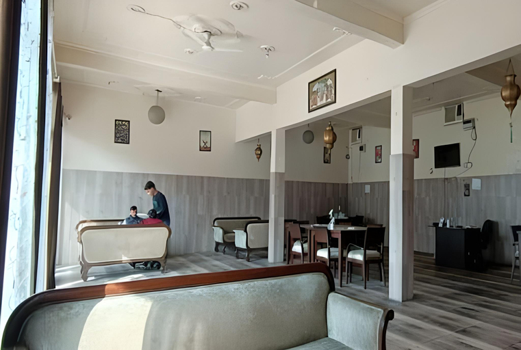 Bedroom, Hotel pragati and restaurant , Udham Singh Nagar