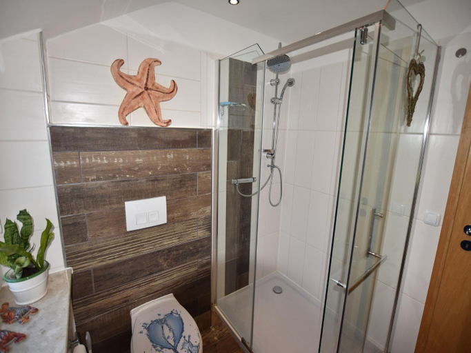 Bathroom 3, Awesome apartment in Unknown w/ , Nordwestmecklenburg
