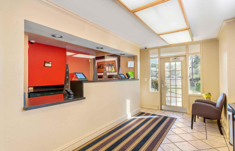 Public Area 2, Extended Stay America Suites Portland Beaverton, Washington