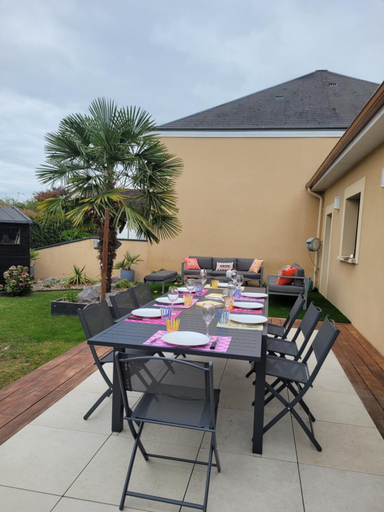 Others 3, Baune, Sarthe