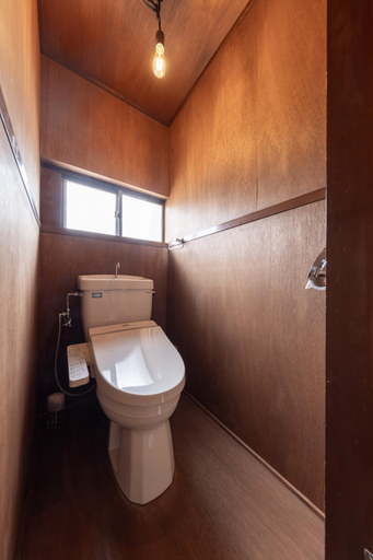 Bathroom 5, Yuzen Tabi-Ne, Kanazawa