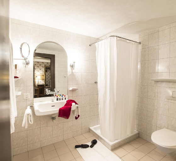 Bathroom 5, Grandhotel Giessbach, Interlaken