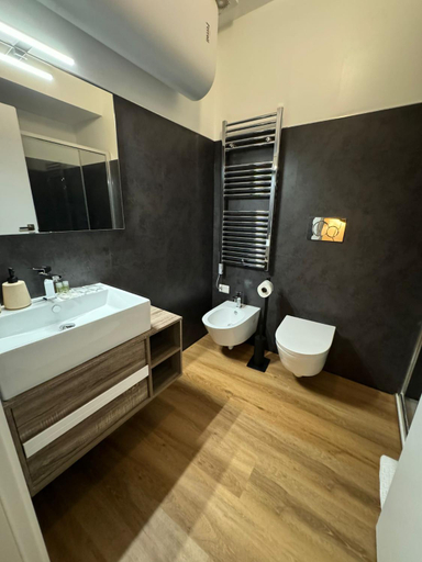 Others 5, D-HOME Suites, Milano