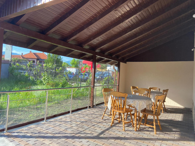 Others 4, Pensiunea Casa Deny, Novaci