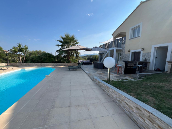 Others 4, Villa Heliopolis, Haute-Corse