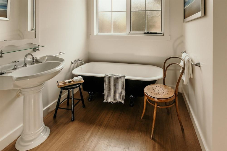 Bathroom 4, Stanley Hotel, Circular Head
