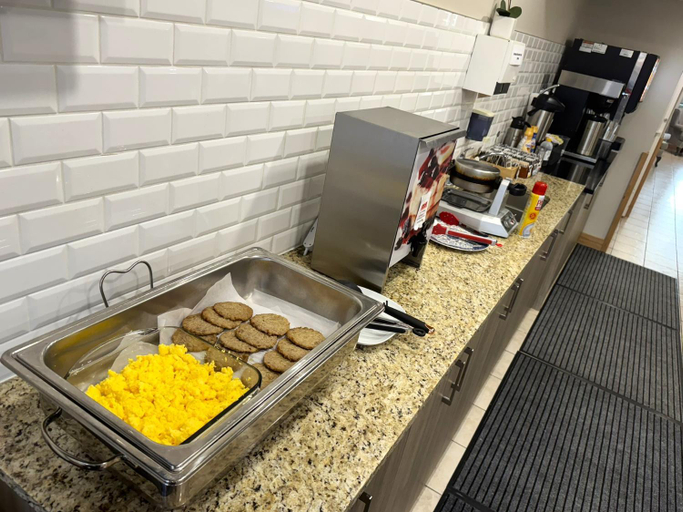 Food & Drinks 5, Western Budget Motel #1 Leduc/Nisku, Division No. 11