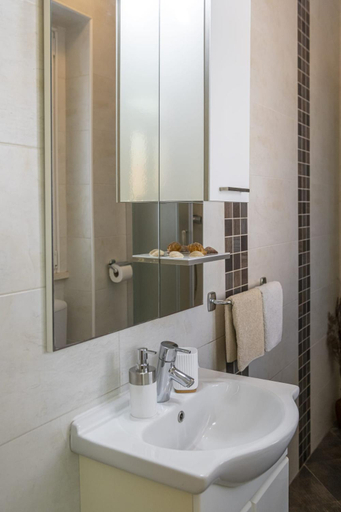 Bathroom 3, Apartment Red Orange - Two-Bedroom Apartment with Terrace, Dubrovnik