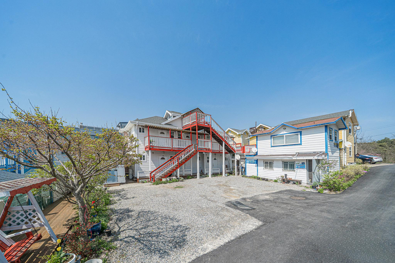 Exterior & Views 1, Daebudo (Seonjaedo) Deumuri Mare Bleue Pension, Hwaseong