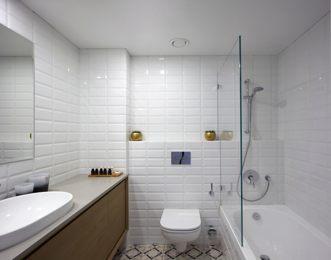 Bathroom 3, Renoma Apartments