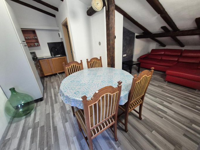 Others 4, Vila Antik, Ilirska Bistrica