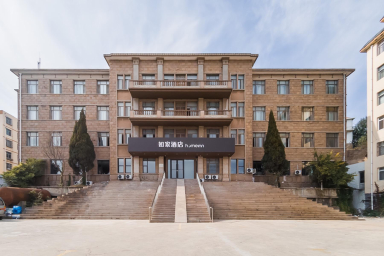Exterior & Views