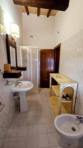 Bathroom 4, Tenuta Colombaio, Siena