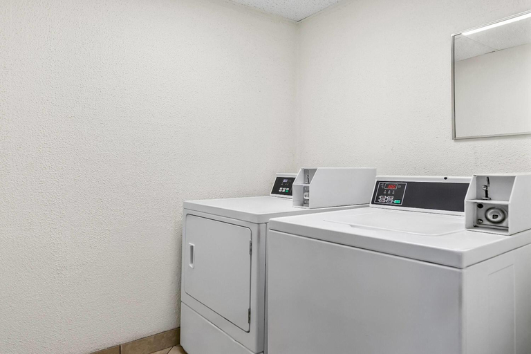 Others, Days Inn by Wyndham Seneca, Oconee