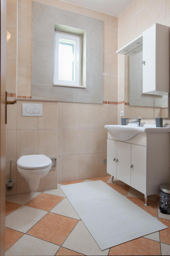 Bathroom 2, Villa Podgorka, Podgora