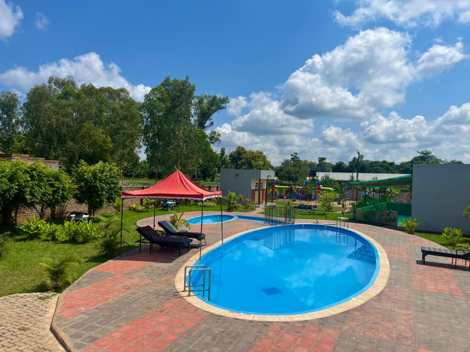 Sport & Beauty 5, Lavic Country Resort, East Moyo