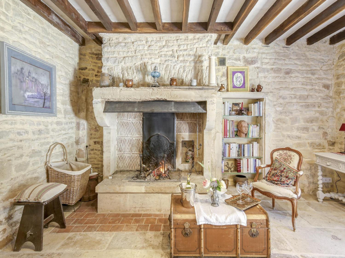 Others 4, Farmhouse in Talon with Scenic Views, Nièvre