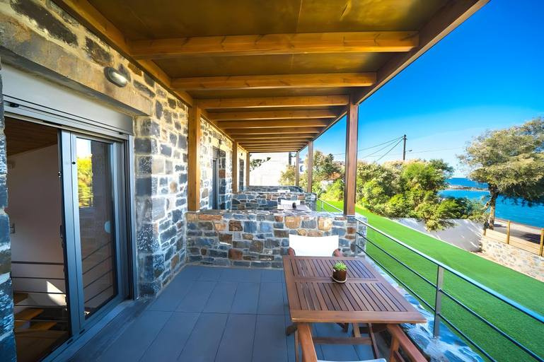 5, TerraZeus - Wooden House beachfront, Crete