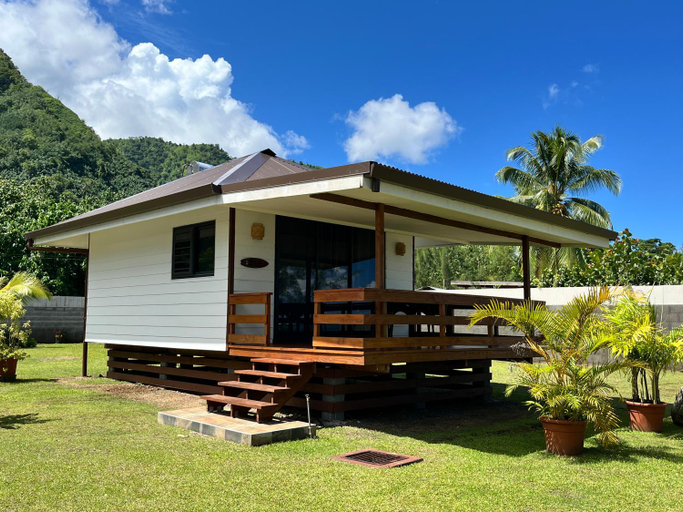Exterior & Views, Teahupo'o Wave Lodge