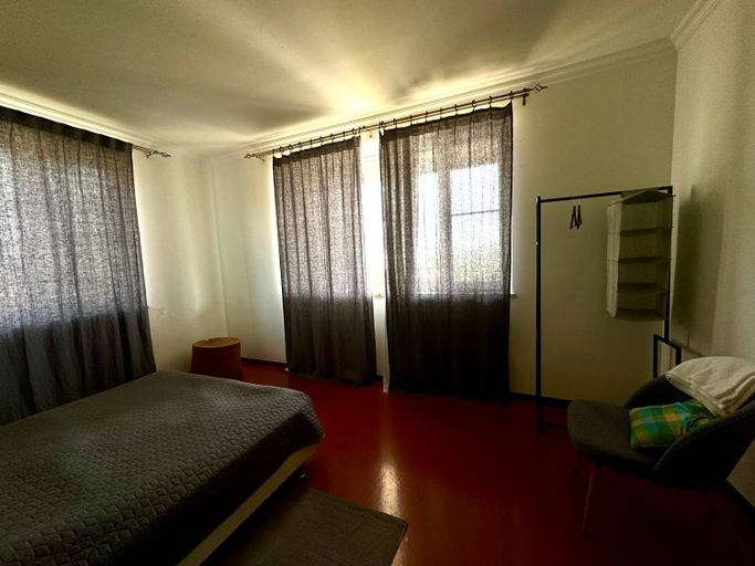Bedroom 4, Guesthouse Sari-Safran