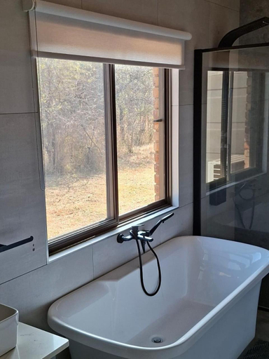 Bathroom 3, Sondela Nature Reserve & Spa Makhato Lodges, Waterberg