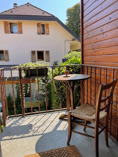 Others 2, Chambres d'hotes avec entree privative au calme dans maison de village au-villard, Haute-Savoie