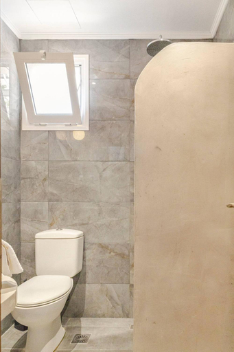 Others 3, Theros Lux Apts., Ionian Islands