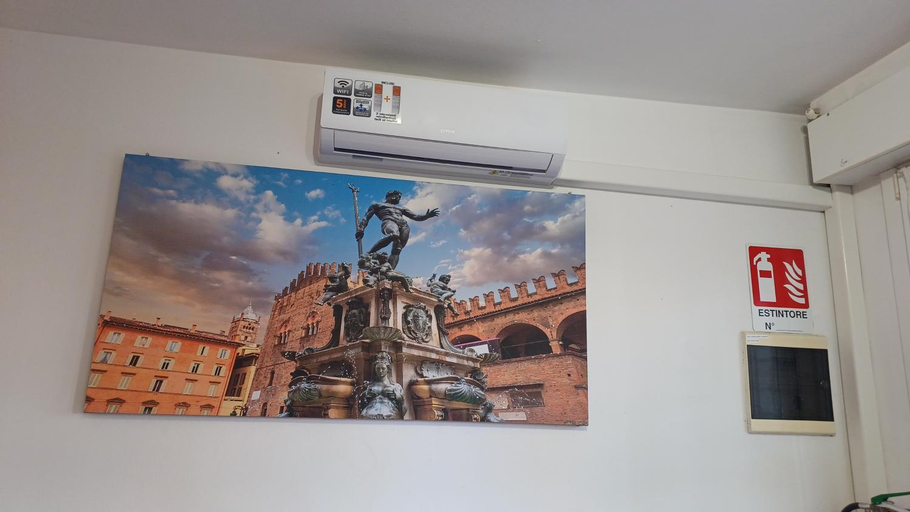 Others 5, Fiorilli House - Fair District - Gratis Private Parking, Bologna
