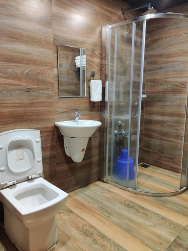 Bathroom 4, Woodrose Resort Wayanad, Wayanad