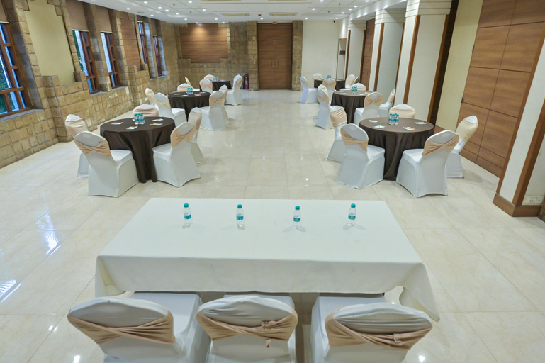 Food & Drinks 5, Hotel Sadanand, Bharuch