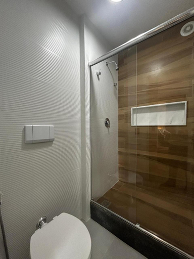 Bathroom 5, Flat Espetacular PRAIA Long Stay, Vitoria