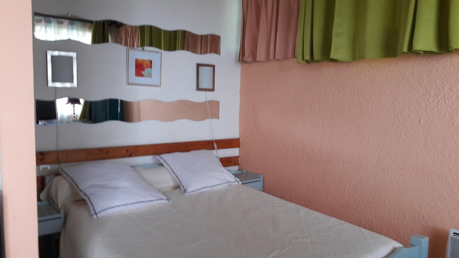 Bedroom 4, Studios La Gemme, Landes