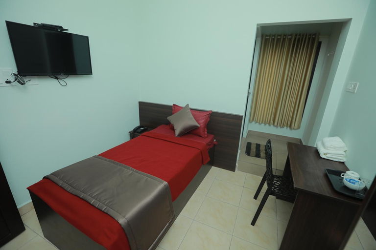 Bedroom 3, Premier Tourist Home, Thrissur