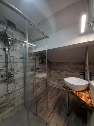 Bathroom 2, Hostel Tundra, Murmansk gorod
