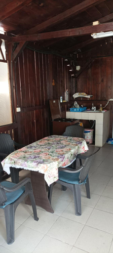 Others 5, Casa Floresita, Tuzla