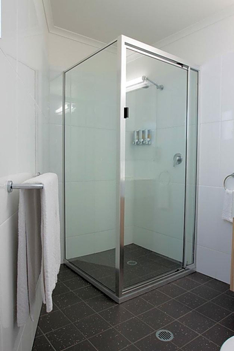 Bathroom 3, Abode37 Motel Emerald, Emerald