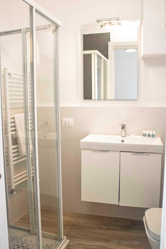 Bathroom 3, Il corso, Perugia