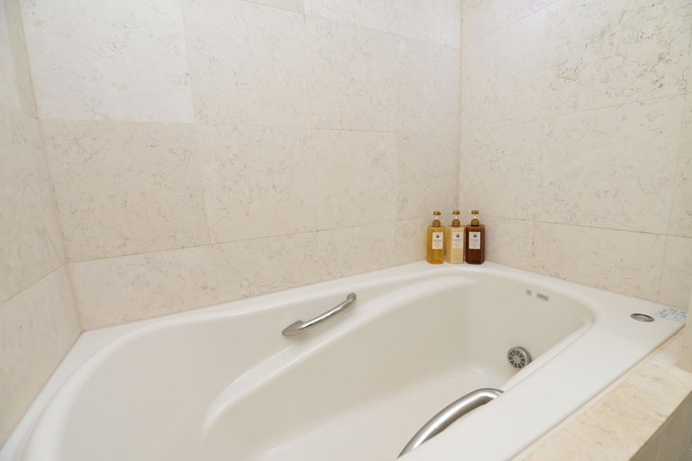 Bathroom 3, Shinjuku family apartment, Shinjuku