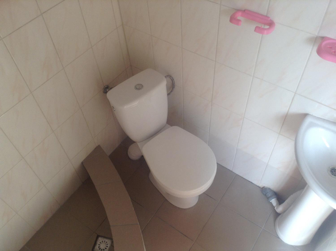 Bathroom 2, Bright Holiday, Bilhorod-Dnistrovs'kyi