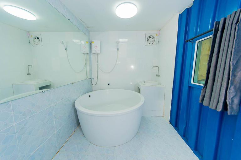 Bathroom, น้ำมาแล้ว ที่ชะอม รีสอร์ท l ที่พัก ติดลำธาร มีสระ มีสระส่วนตัว ติดแอร์ มีอ่าง l, Kaeng Khoi