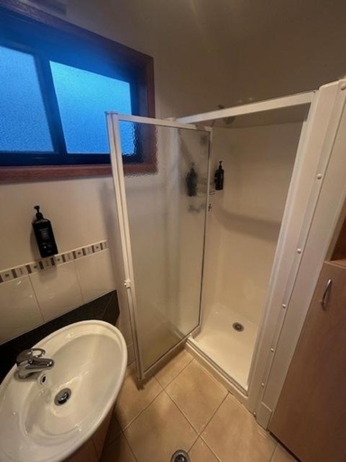Bathroom 4, Yea Riverside Caravan Park, Murrindindi - West
