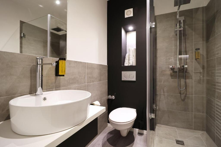 Bathroom 3, JustStay Mulheim Hotel & Apartments, Mülheim an der Ruhr